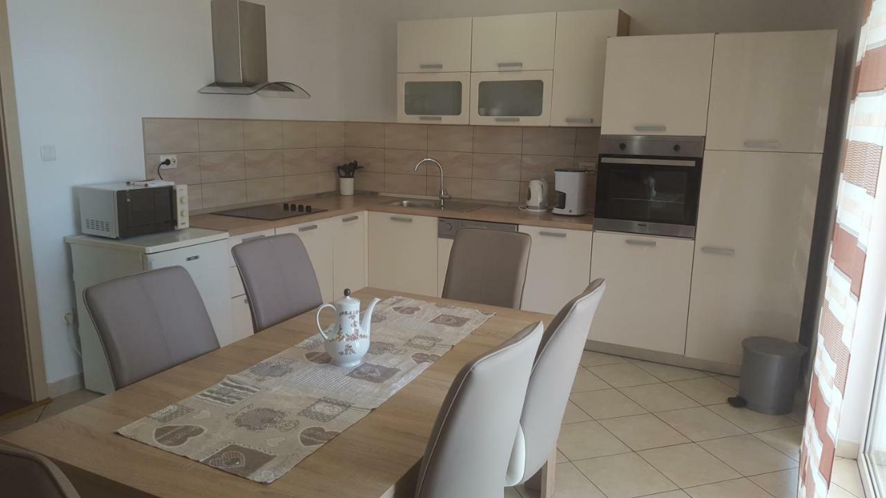 Apartmani Slavica Раб Экстерьер фото